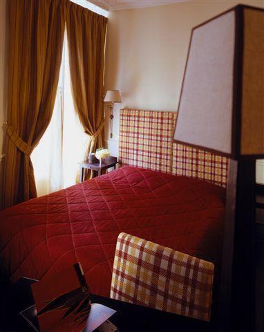 Hotel Lenox Saint Germain パリ 部屋 写真