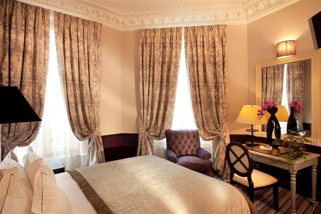 Hotel Lenox Saint Germain パリ 部屋 写真