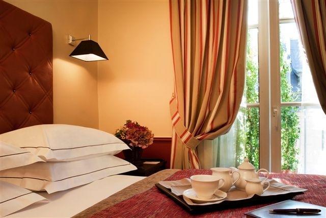 Hotel Lenox Saint Germain パリ 部屋 写真