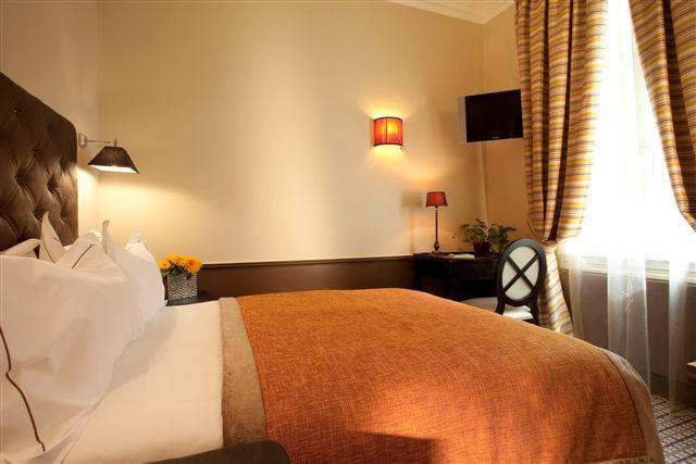 Hotel Lenox Saint Germain パリ 部屋 写真